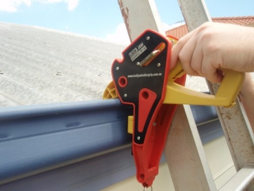 LOCK-JAW® Leiterkopfsicherung mit Einhandbedienung