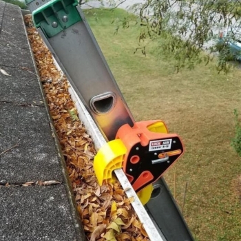 LOCK-JAW® Leiterkopfsicherung mit Einhandbedienung