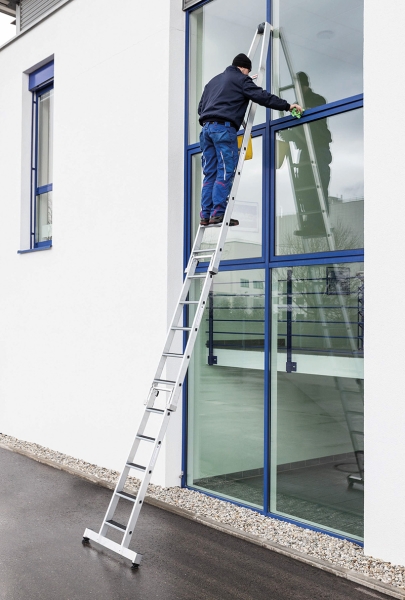 Stufen-Glasreinigerleiter mit nivello®-Traverse